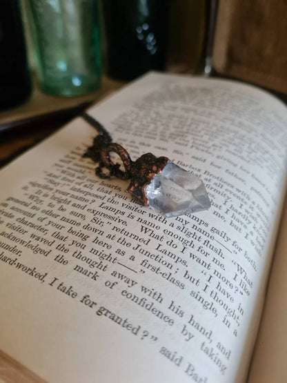 Pendentif en quartz clair - Cristal - Cuivre électroformé